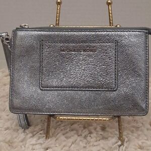 MK Wristlet metallic silver